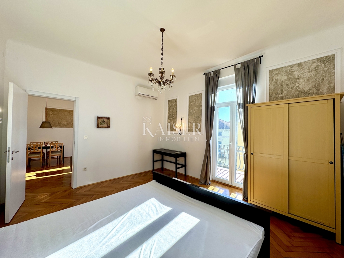 Opatija - Dva apartmaja z velikim balkonom v samem centru 100 m od morja