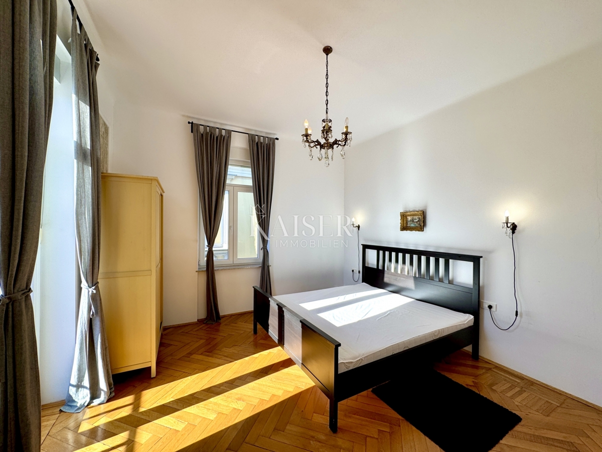 Opatija - Dva apartmaja z velikim balkonom v samem centru 100 m od morja