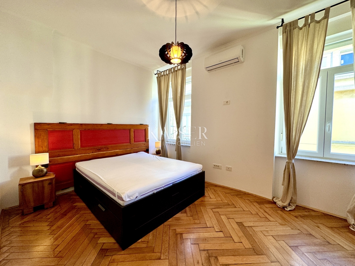 Opatija - Dva apartmaja z velikim balkonom v samem centru 100 m od morja