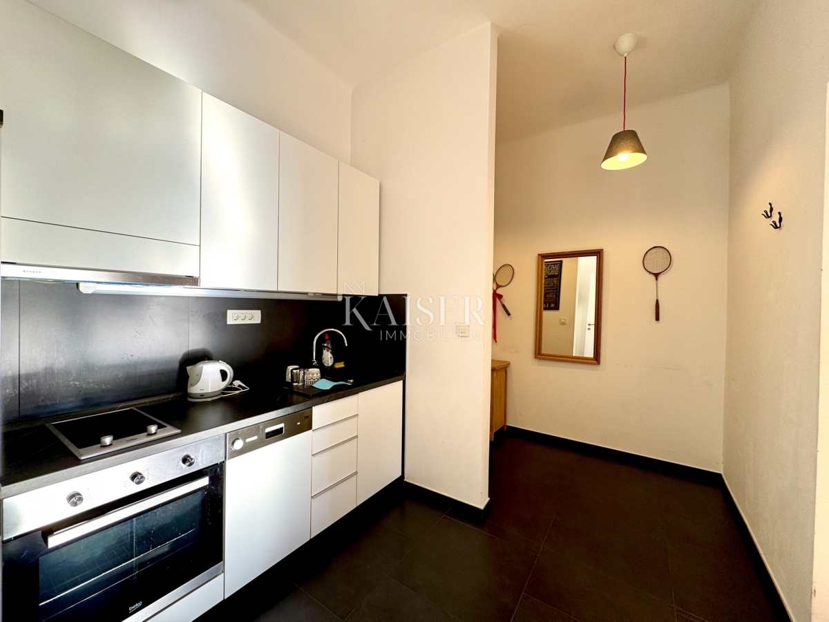 Opatija - Dva apartmaja z velikim balkonom v samem centru 100 m od morja