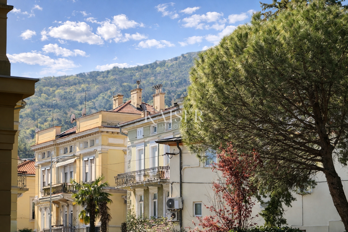 Opatija - Dva apartmaja z velikim balkonom v samem centru 100 m od morja