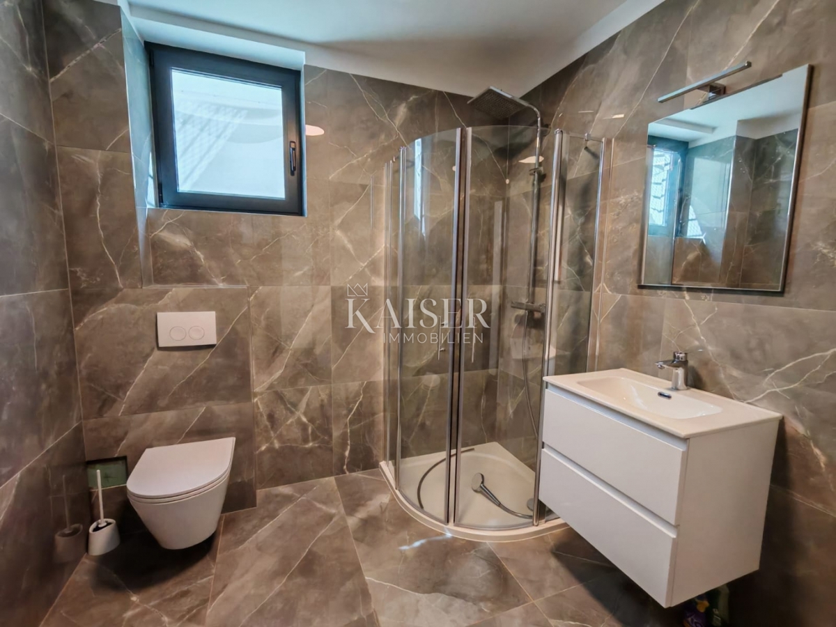 Vila Malinska, Malinska-Dubašnica, 200m2