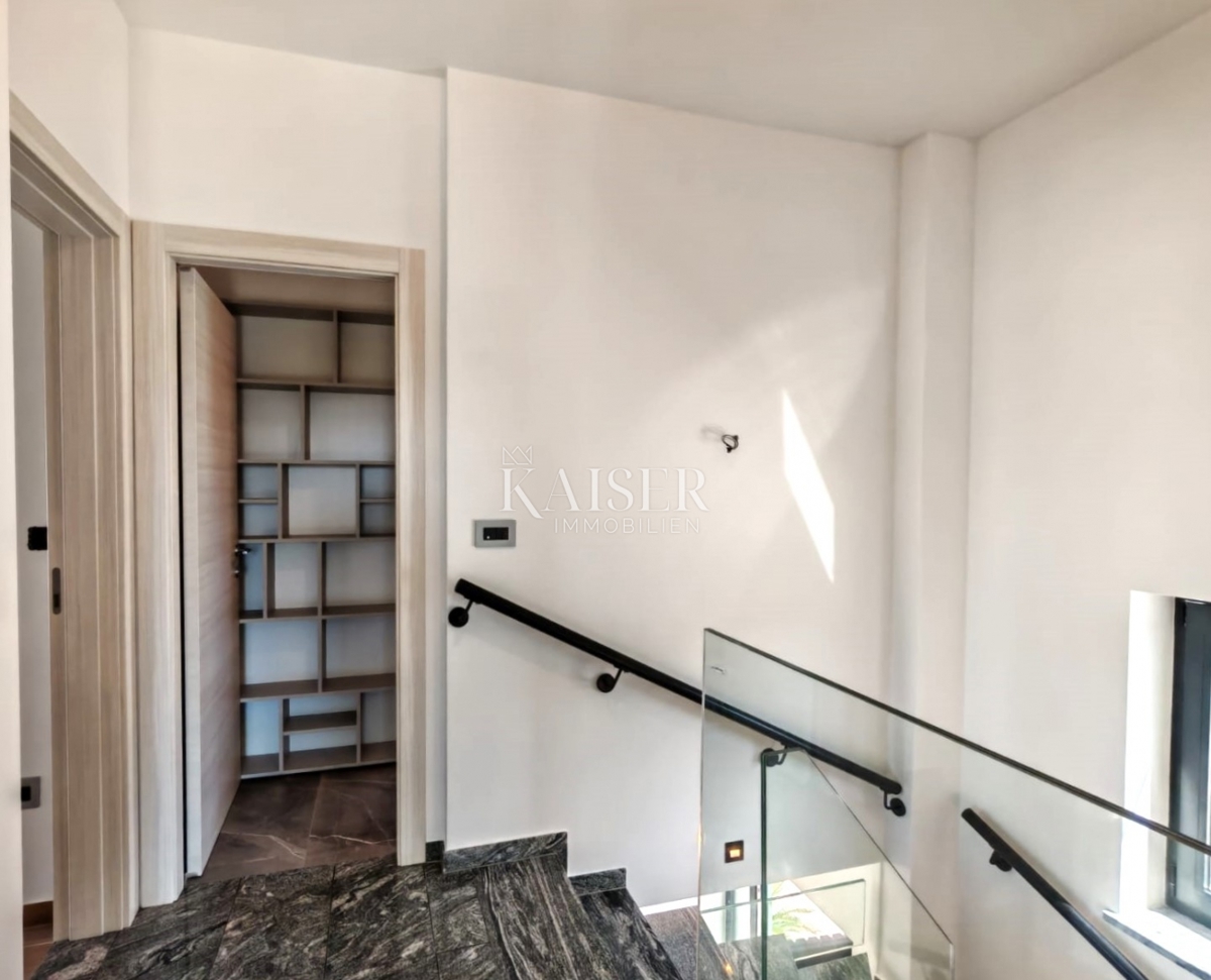 Vila Malinska, Malinska-Dubašnica, 200m2