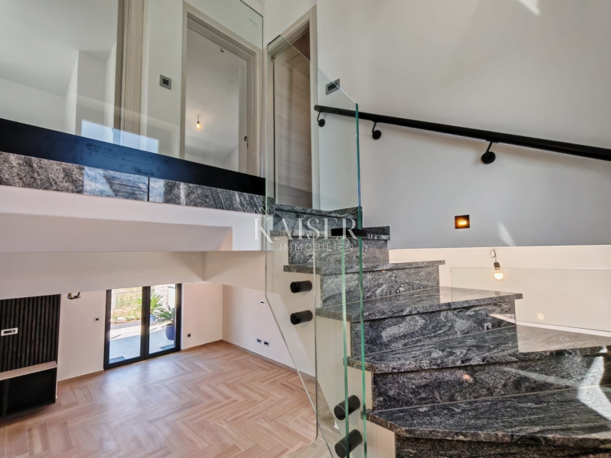 Vila Malinska, Malinska-Dubašnica, 200m2