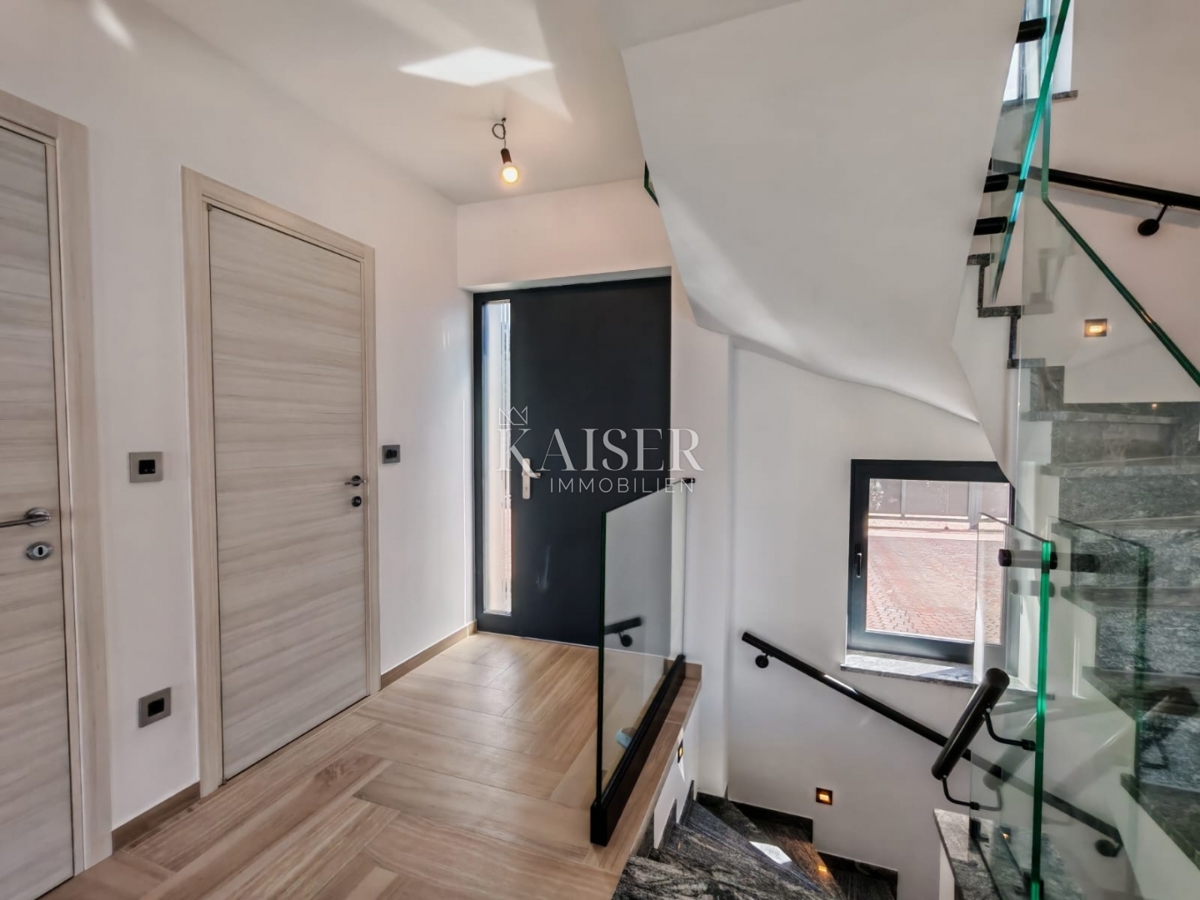 Vila Malinska, Malinska-Dubašnica, 200m2
