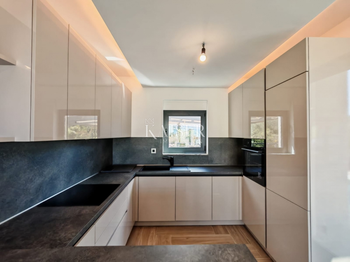 Vila Malinska, Malinska-Dubašnica, 200m2