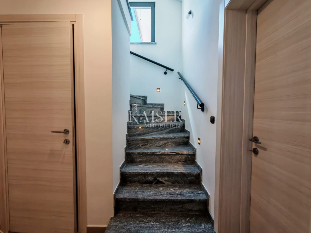 Vila Malinska, Malinska-Dubašnica, 200m2
