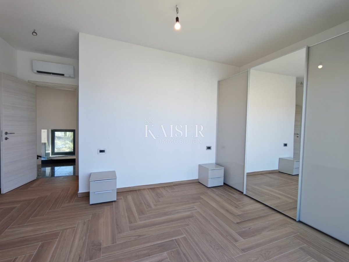 Vila Malinska, Malinska-Dubašnica, 200m2