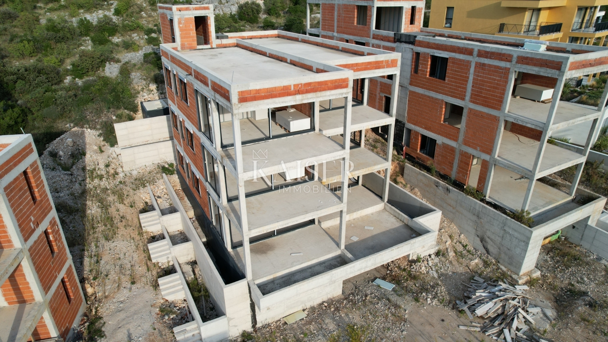 Luksuzno stanovanje v pritličju (Apartma 1) s prostornim zasebnim vrtom, Mandalina - Šibenik