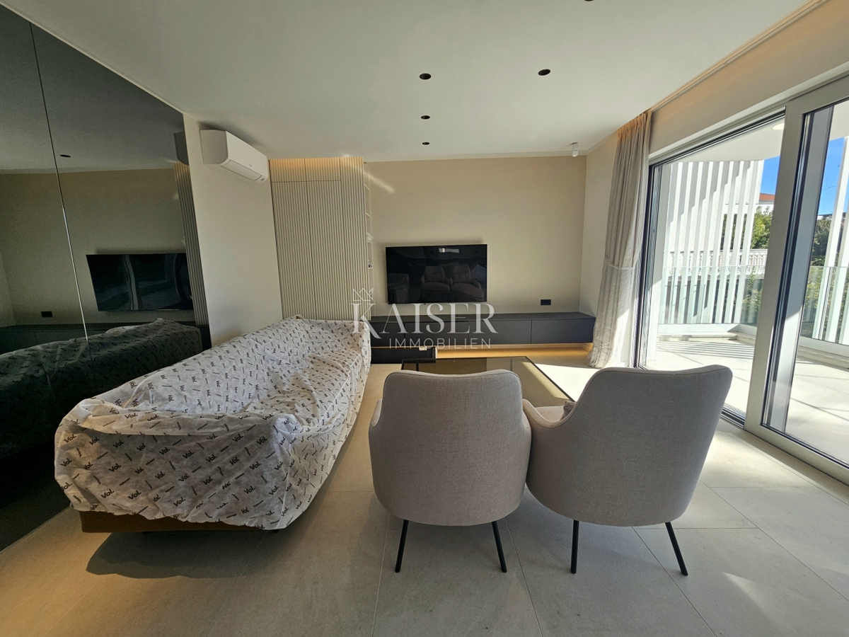 Mesto Krk - luksuzno stanovanje 2 spalnici + dnevna soba, 93 m2 