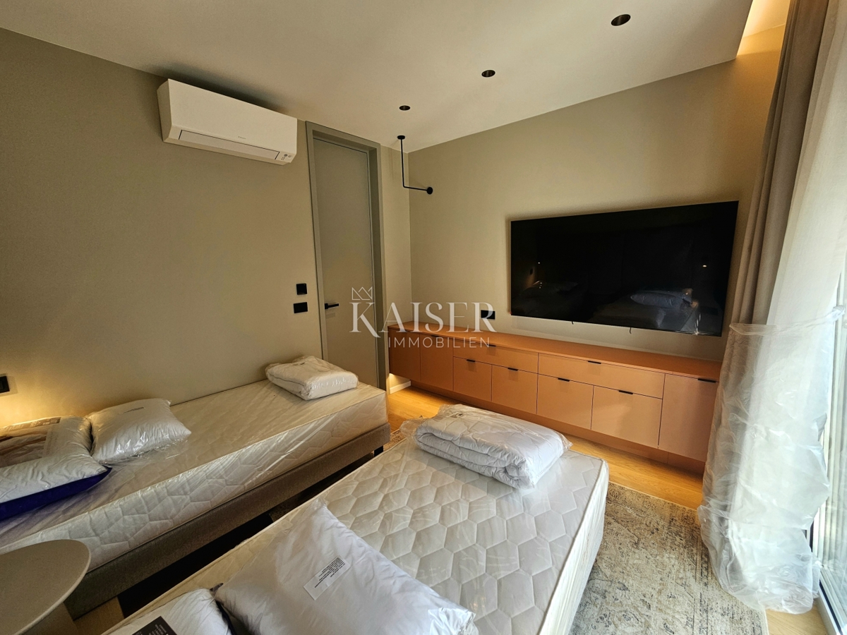 Mesto Krk - luksuzno stanovanje 2 spalnici + dnevna soba, 93 m2 