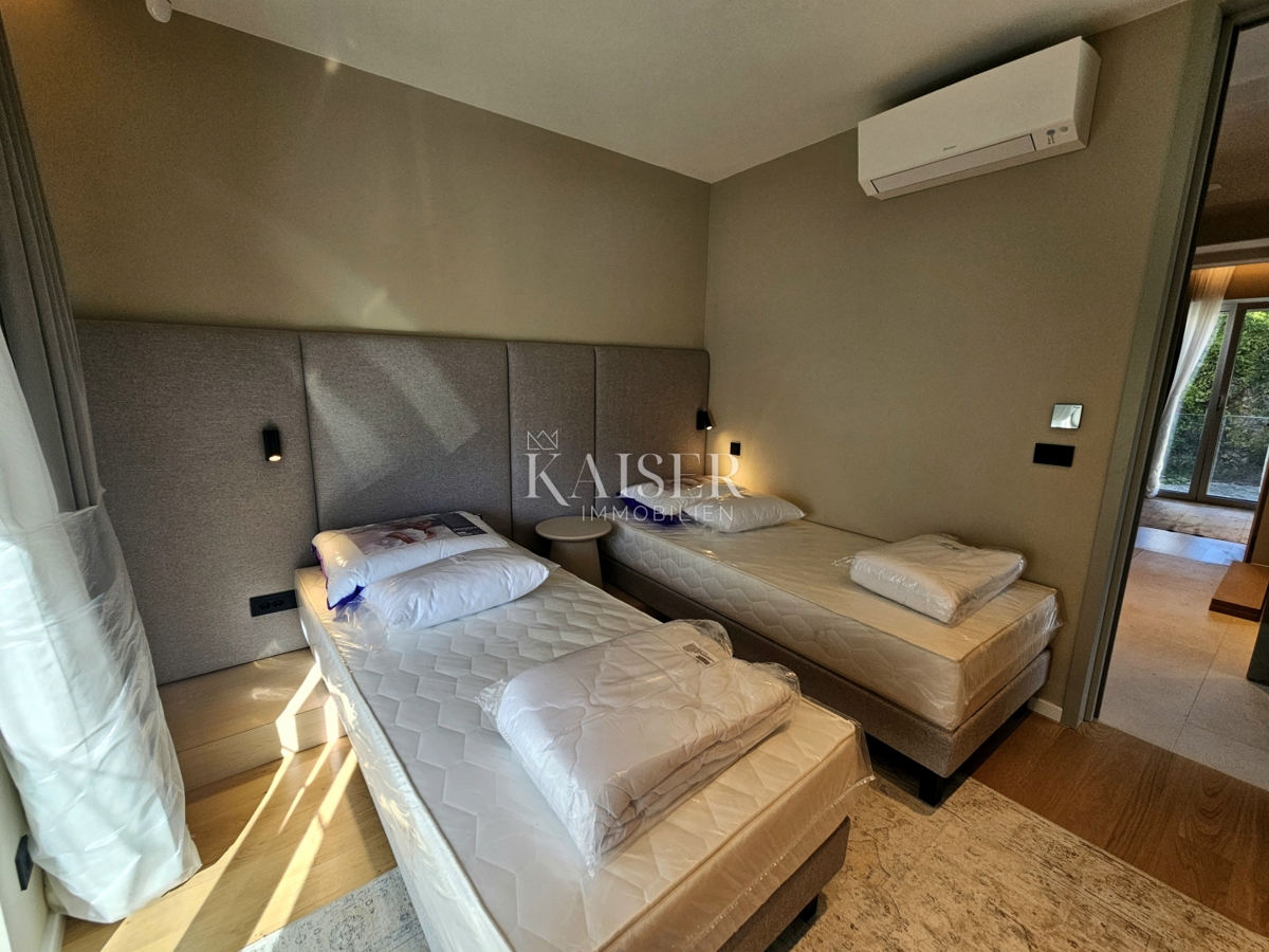Mesto Krk - luksuzno stanovanje 2 spalnici + dnevna soba, 93 m2 