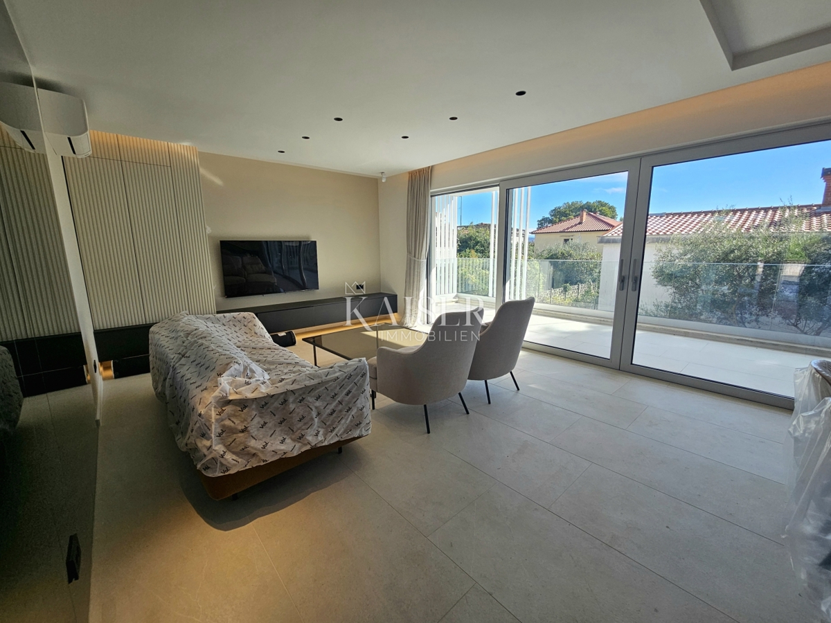 Mesto Krk - luksuzno stanovanje 2 spalnici + dnevna soba, 93 m2 