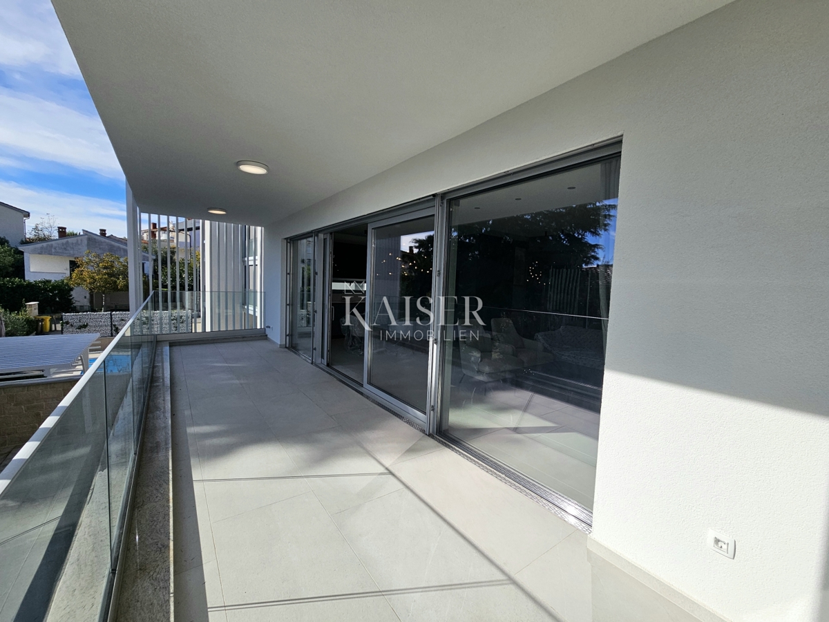 Mesto Krk - luksuzno stanovanje 2 spalnici + dnevna soba, 93 m2 