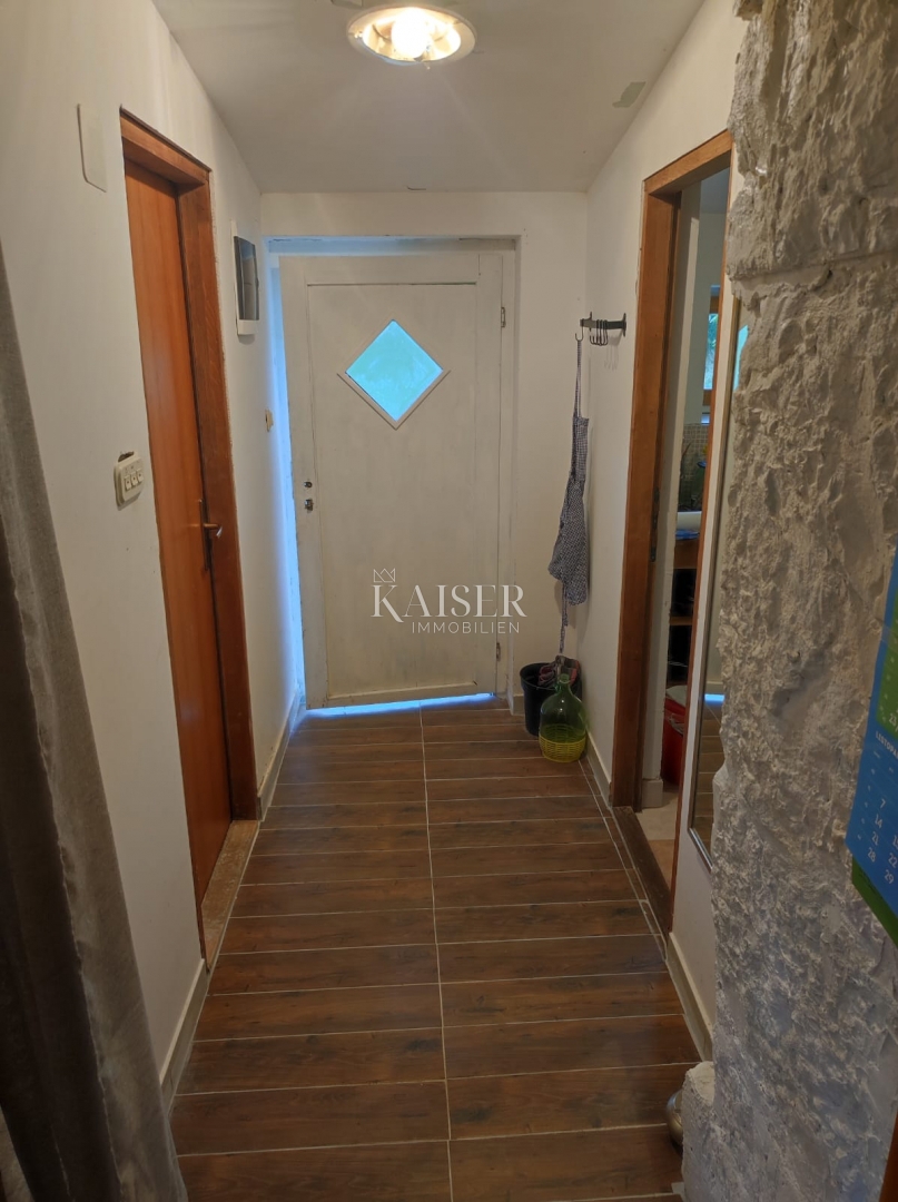 Gračac, Mazin - 100 m2 hiša obdana z naravo