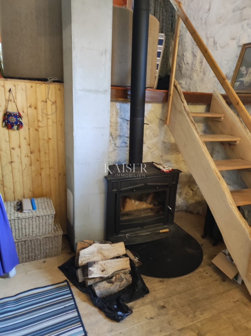 Gračac, Mazin - 100 m2 hiša obdana z naravo