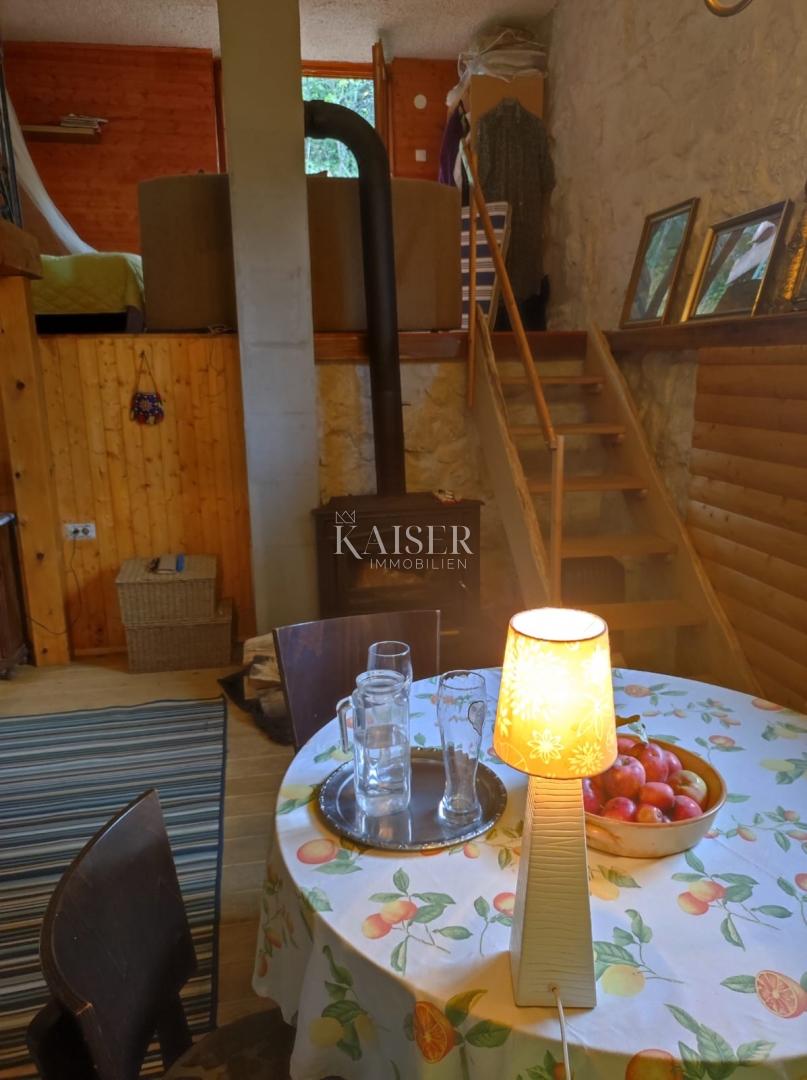 Gračac, Mazin - 100 m2 hiša obdana z naravo