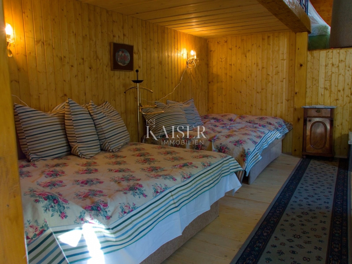 Gračac, Mazin - 100 m2 hiša obdana z naravo