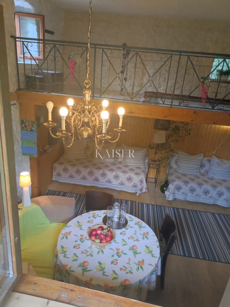 Gračac, Mazin - 100 m2 hiša obdana z naravo