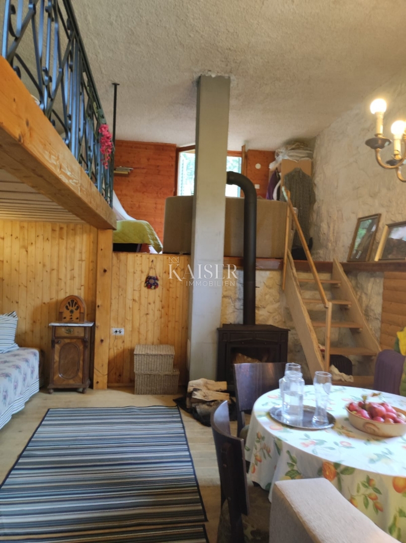 Gračac, Mazin - 100 m2 hiša obdana z naravo