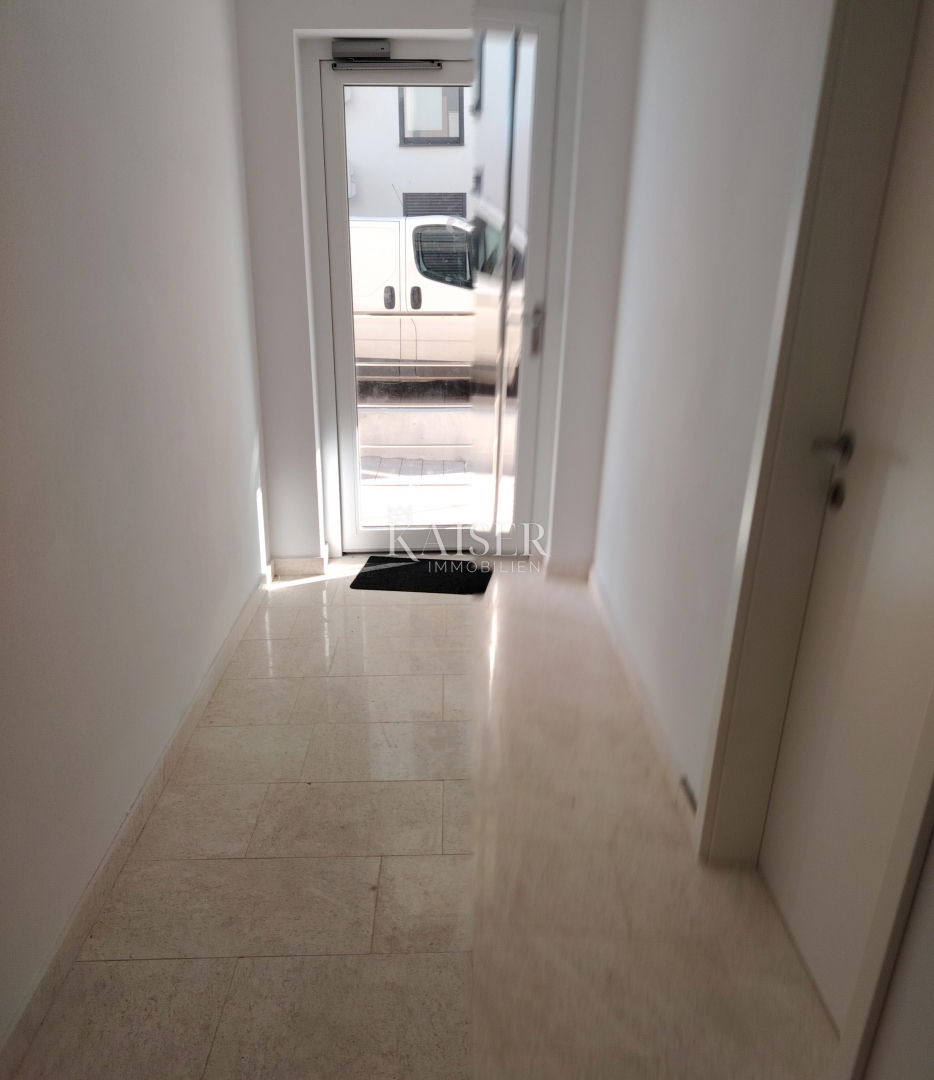 Istra, Medulin - stanovanje z garažo