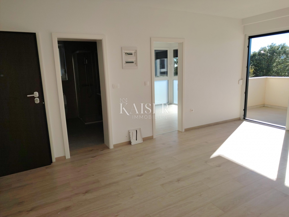 Istra, Medulin - stanovanje z garažo