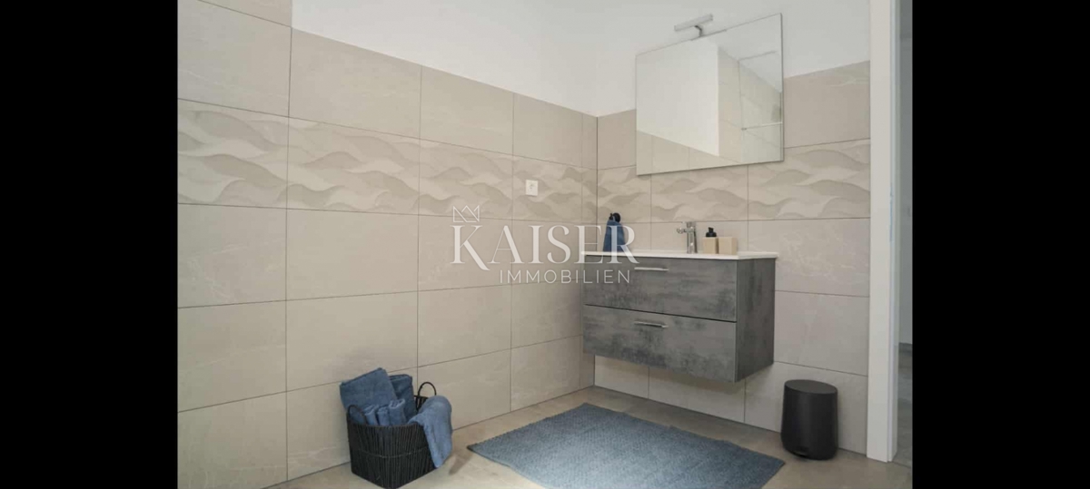 Pakoštane, Zadar - Moderna vila s pogledom na Vranjsko jezero