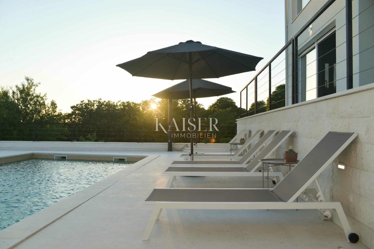 Pakoštane, Zadar - Moderna vila s pogledom na Vranjsko jezero