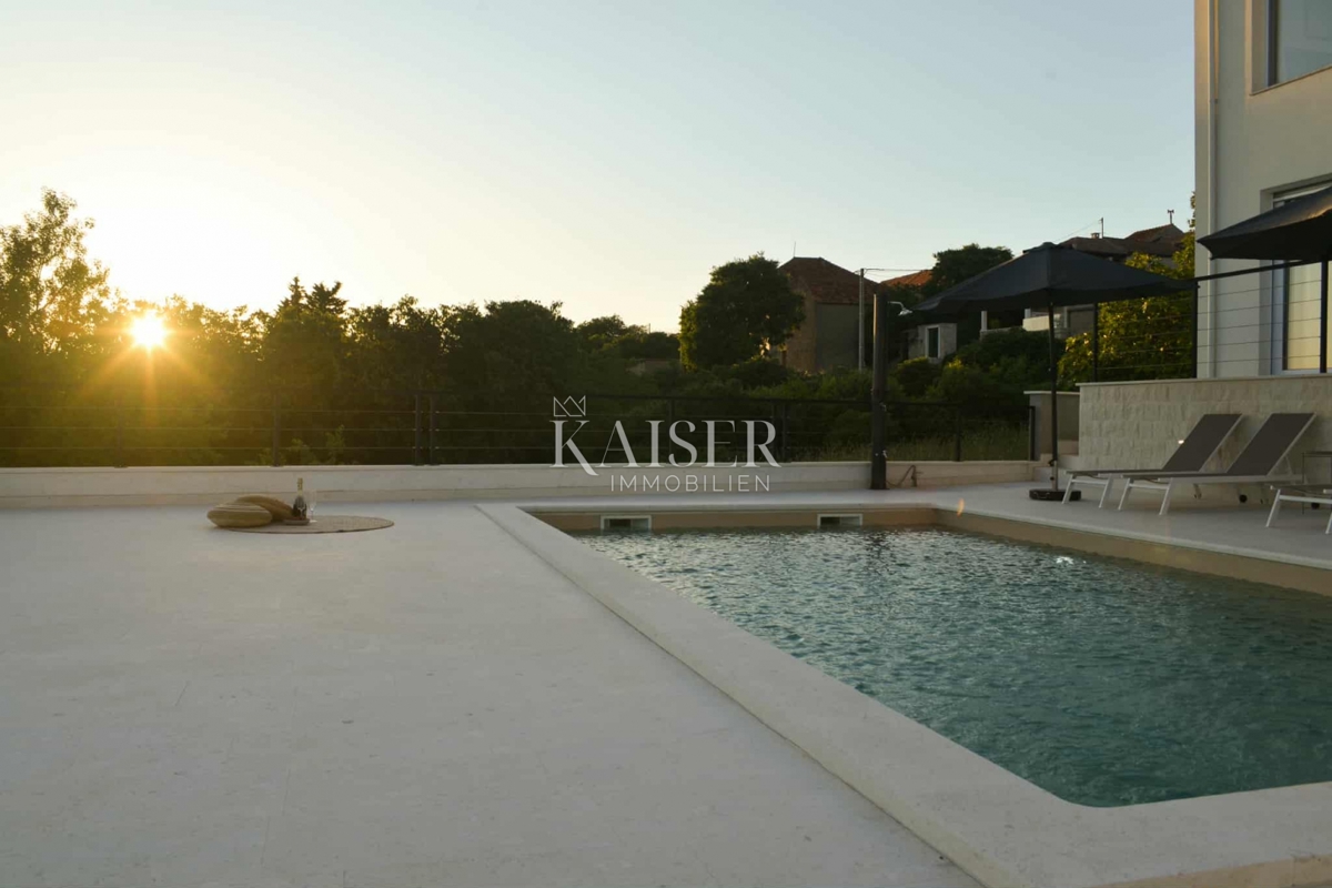 Pakoštane, Zadar - Moderna vila s pogledom na Vranjsko jezero