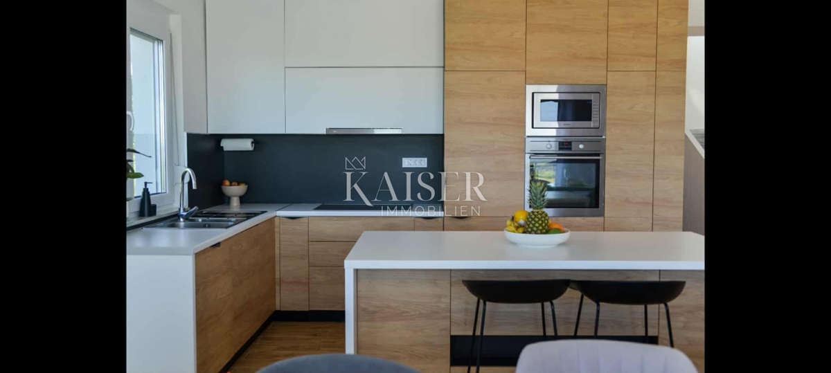 Pakoštane, Zadar - Moderna vila s pogledom na Vranjsko jezero