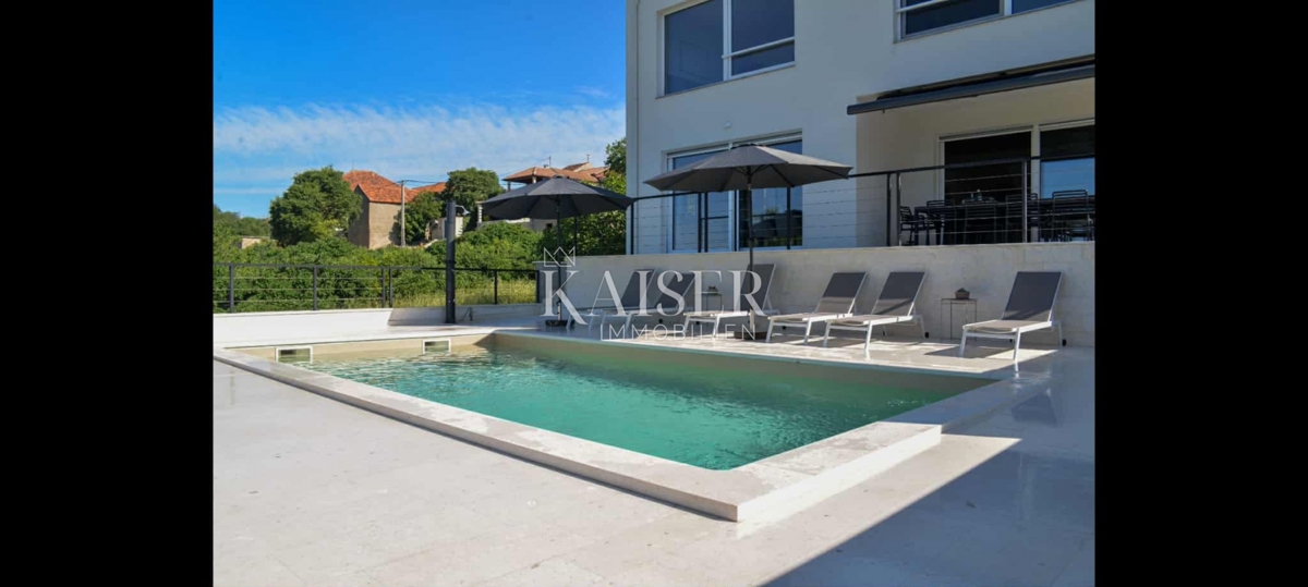 Pakoštane, Zadar - Moderna vila s pogledom na Vranjsko jezero