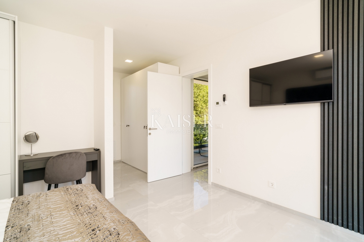 Novi Vinodolski, Bribir - opremljena vila s čudovitim pogledom na morje