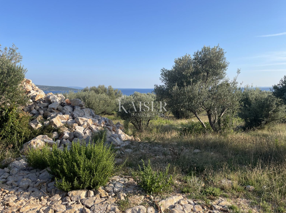 Otok Krk, Krk, gradbeno zemljišče z razgledom