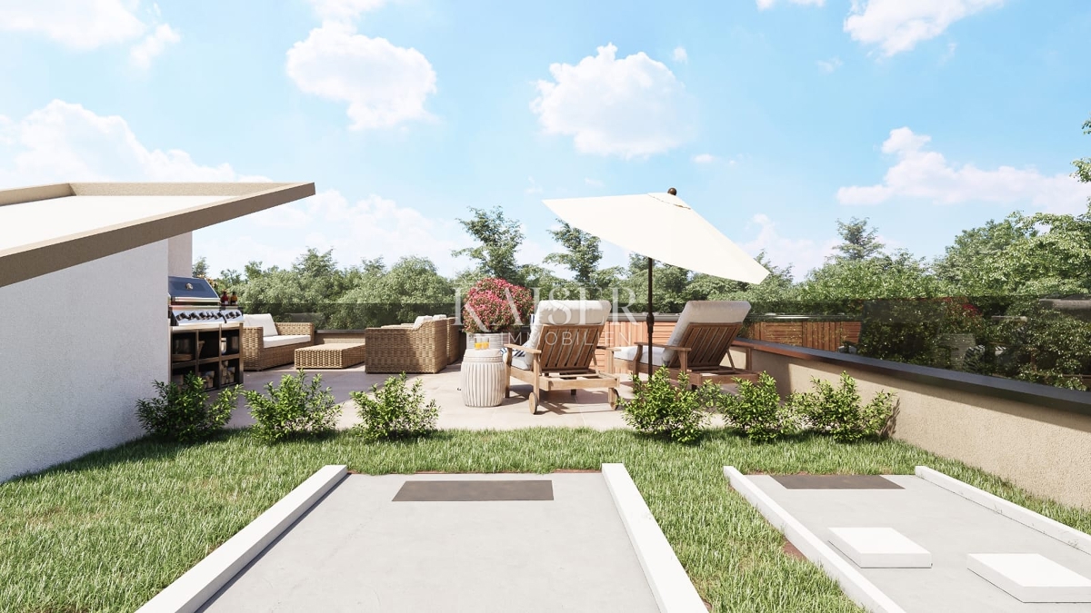 Istra, Brtonigla, moderna polpritlična hiša z bazenom