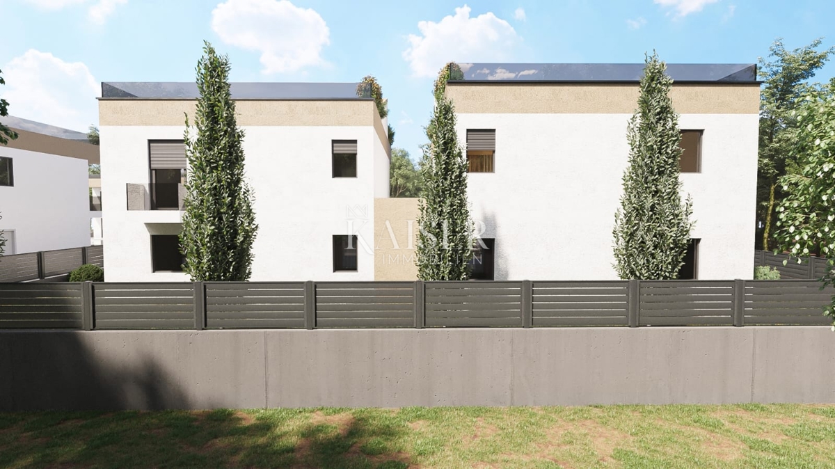 Istra, Brtonigla, moderna polpritlična hiša z bazenom