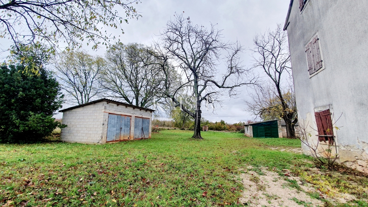 Starine Višnjan, 400m2