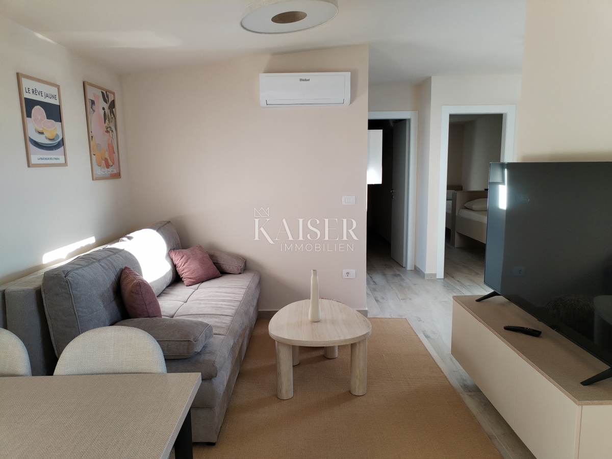 Istra, območje Umaga, stanovanje 65m2, 300m od morja