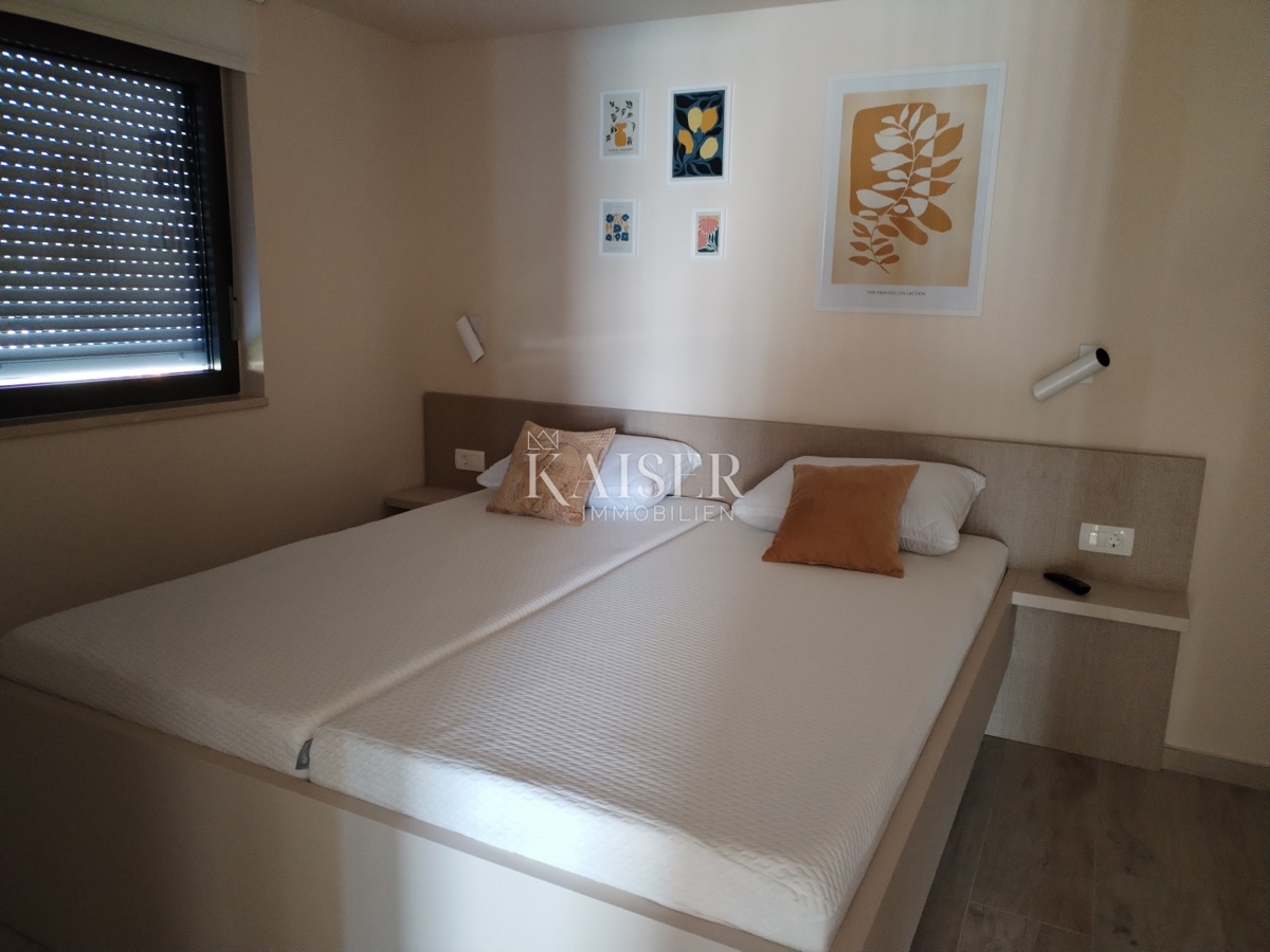 Istra, območje Umaga, stanovanje 65m2, 300m od morja