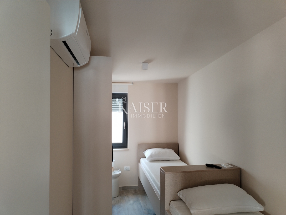 Istra, območje Umaga, stanovanje 65m2, 300m od morja