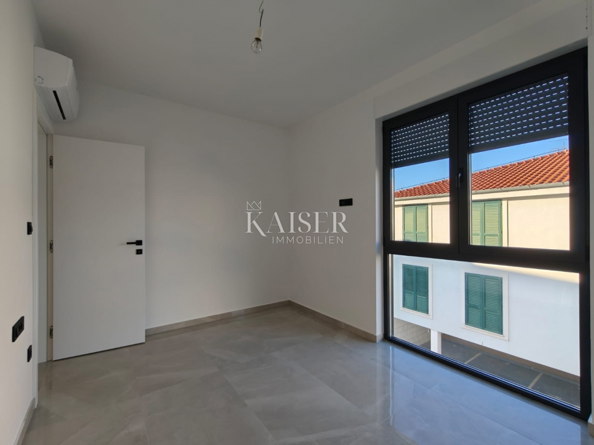 Stanovanje Okrug Gornji, Okrug, 80,08m2