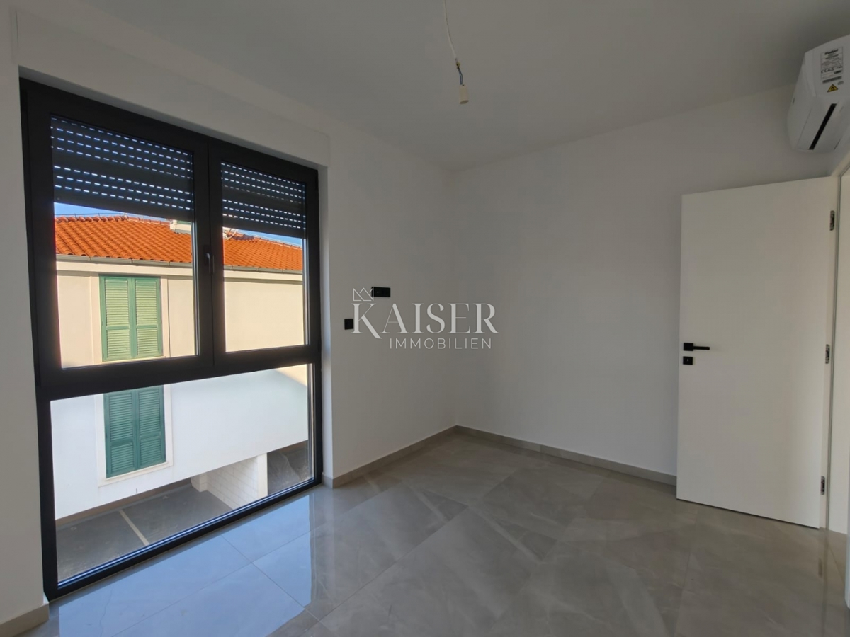 Stanovanje Okrug Gornji, Okrug, 80,08m2