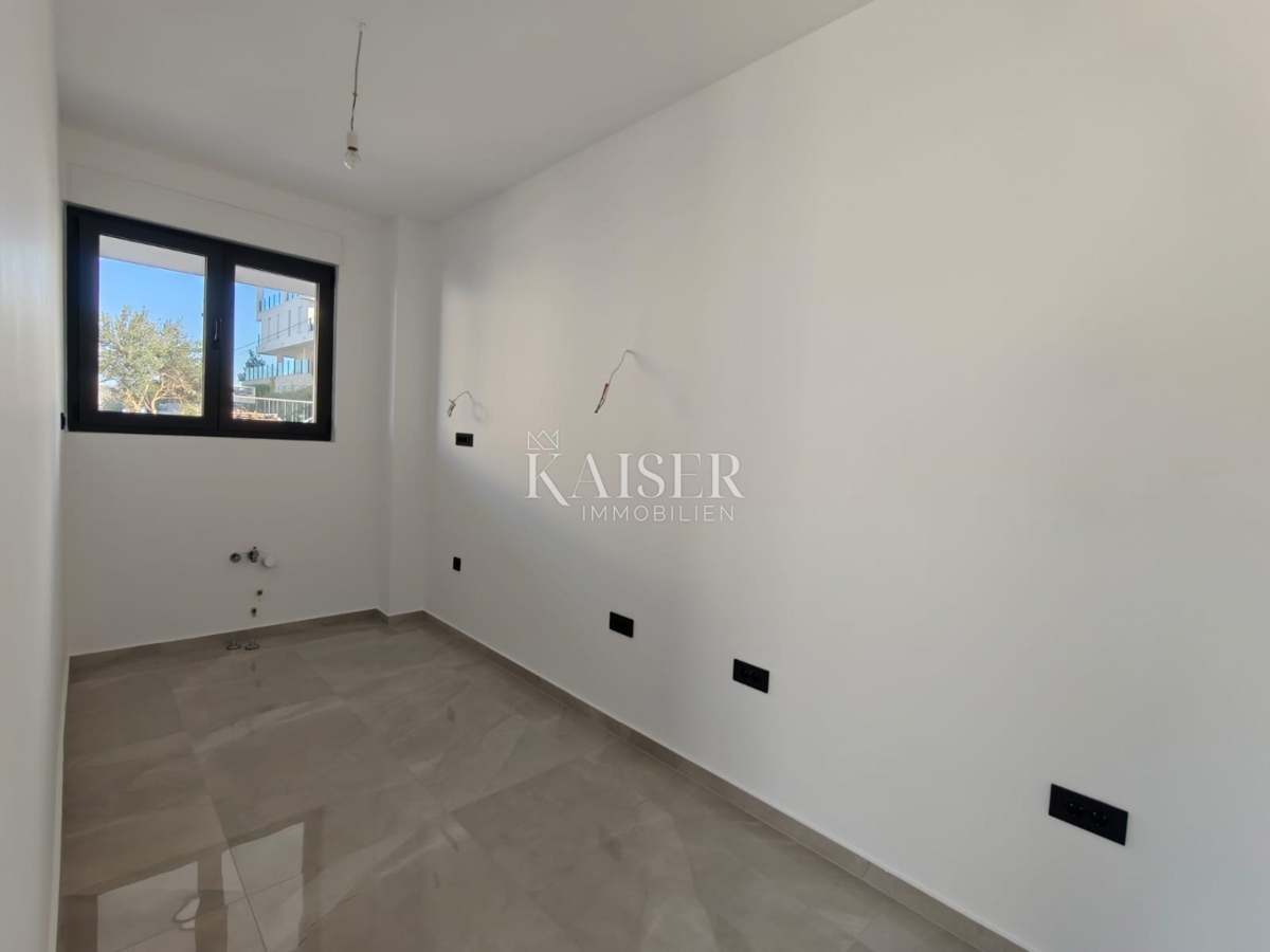 Stanovanje Okrug Gornji, Okrug, 80,08m2