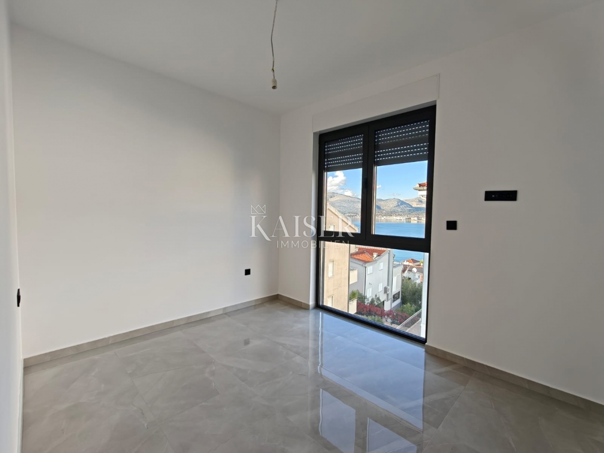 Stanovanje Okrug Gornji, Okrug, 80,08m2