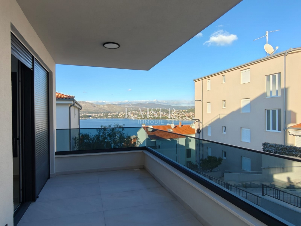 Stanovanje Okrug Gornji, Okrug, 80,08m2