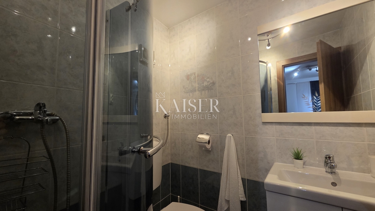 Crikvenica, Selce - na novo obnovljena hiša v starem mestnem jedru z 2 apartmajema