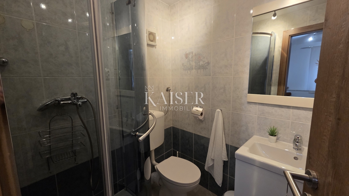 Crikvenica, Selce - na novo obnovljena hiša v starem mestnem jedru z 2 apartmajema