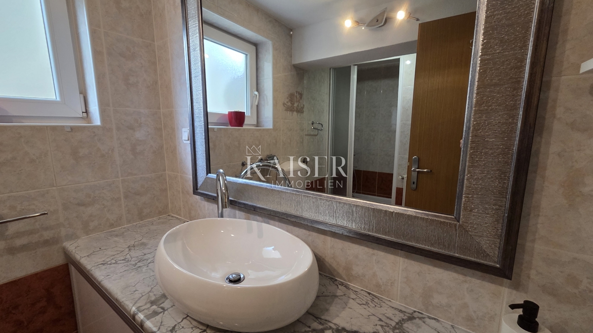 Crikvenica, Selce - na novo obnovljena hiša v starem mestnem jedru z 2 apartmajema