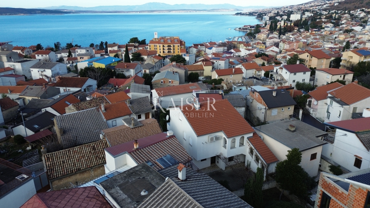 Crikvenica, Selce - na novo obnovljena hiša v starem mestnem jedru z 2 apartmajema