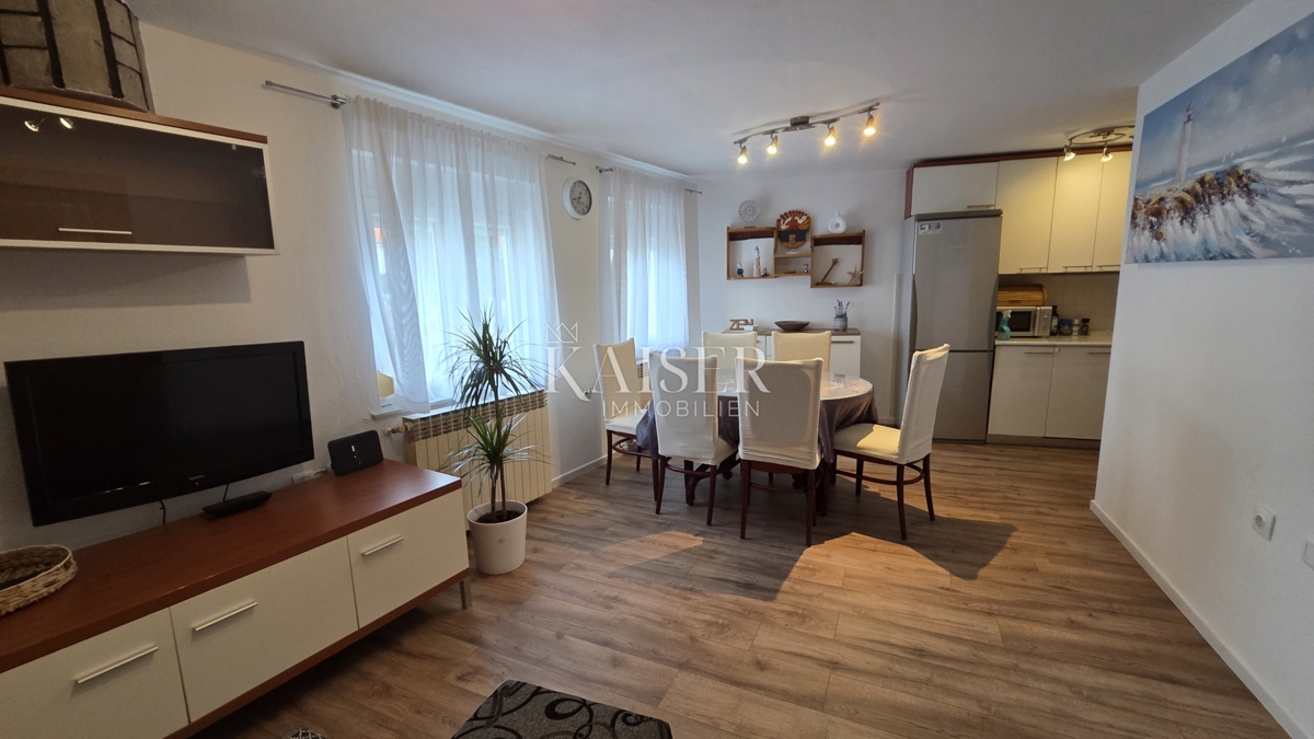 Crikvenica, Selce - na novo obnovljena hiša v starem mestnem jedru z 2 apartmajema