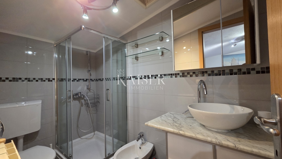 Crikvenica, Selce - na novo obnovljena hiša v starem mestnem jedru z 2 apartmajema